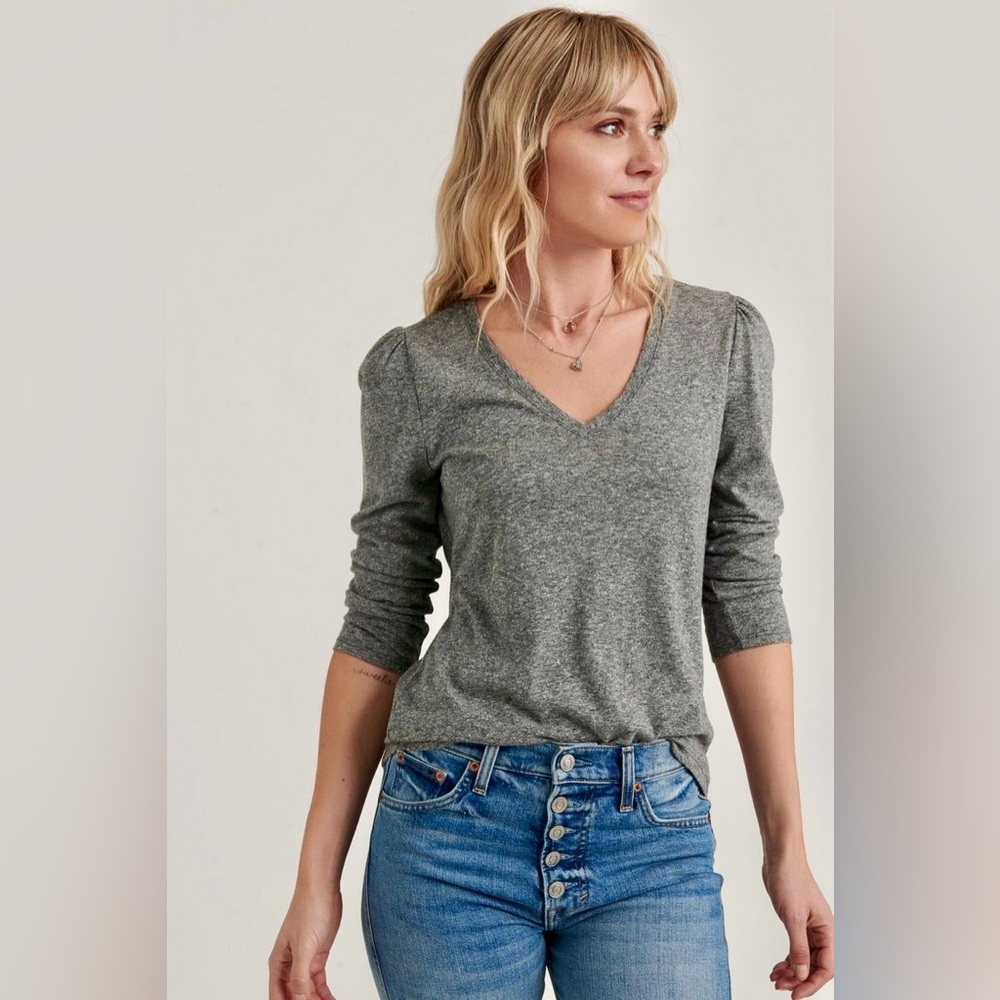 Lucky Brand Puff Sleeve V-Neck Tee‼️must bundle‼️